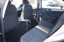 Used 2015  Volkswagen Jetta 4d Sedan SE Auto at Warner Motors near East Orange&comma; NJ