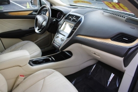 Used 2016  Lincoln MKC 4d SUV AWD Select at Warner Motors near East Orange, NJ