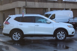 Used 2016  Nissan Rogue 4d SUV AWD SV at Warner Motors near East Orange&comma; NJ