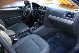 Used 2015  Volkswagen Jetta 4d Sedan SE Auto at Warner Motors near East Orange&comma; NJ