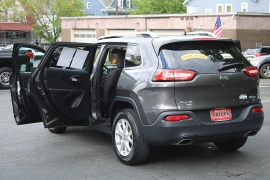 Used 2017  Jeep Cherokee 4d SUV 4WD Latitude V6 at Warner Motors near East Orange&comma; NJ