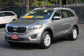 Used 2017  Kia Sorento 4d SUV FWD LX at Warner Motors near East Orange&comma; NJ