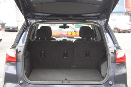 Used 2018  Chevrolet Equinox 4d SUV FWD LT w&sol;1LT at Warner Motors near East Orange&comma; NJ