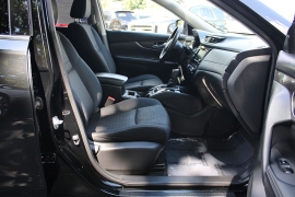 Used 2018  Nissan Rogue 4d SUV AWD SV at Warner Motors near East Orange&comma; NJ