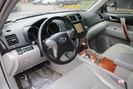 Used 2008  Toyota Highlander 4d SUV AWD Limited at Warner Motors near East Orange&comma; NJ