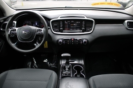 Used 2020  Kia Sorento 4d SUV FWD L at Warner Motors near East Orange&comma; NJ