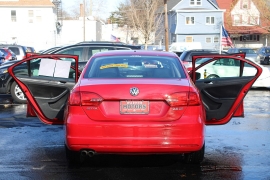 Used 2012  Volkswagen Jetta 4d Sedan SE Auto&sol;PZEV at Warner Motors near East Orange&comma; NJ