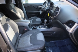 Used 2014  Jeep Cherokee 4d SUV FWD Latitude at Warner Motors near East Orange&comma; NJ