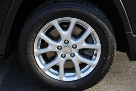 Used 2014  Jeep Cherokee 4d SUV FWD Latitude at Warner Motors near East Orange&comma; NJ