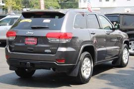 Used 2019  Jeep Grand Cherokee 4d SUV 4WD Laredo E at Warner Motors near East Orange&comma; NJ