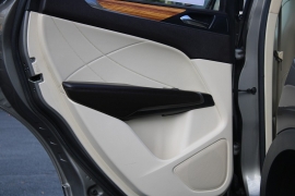 Used 2016  Lincoln MKC 4d SUV AWD Select at Warner Motors near East Orange, NJ