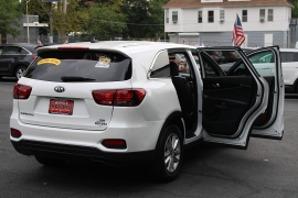 Used 2020  Kia Sorento 4d SUV FWD L at Warner Motors near East Orange&comma; NJ