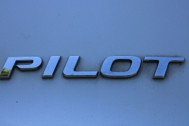 Used 2016  Honda Pilot 4d SUV AWD EX-L at Warner Motors near East Orange&comma; NJ