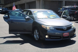 Used 2013  Toyota Camry 4d Sedan SE at Warner Motors near East Orange&comma; NJ