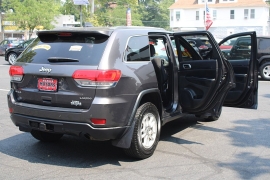 Used 2019  Jeep Grand Cherokee 4d SUV 4WD Laredo E at Warner Motors near East Orange&comma; NJ