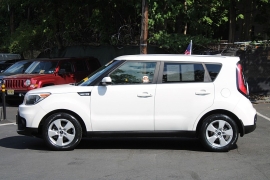 Used 2017  Kia Soul 4d Hatchback Auto at Warner Motors near East Orange&comma; NJ