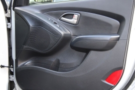 Used 2012  Hyundai Tucson 4d SUV AWD GLS at Warner Motors near East Orange&comma; NJ