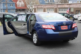 Used 2010  Toyota Camry 4d Sedan Auto at Warner Motors near East Orange&comma; NJ