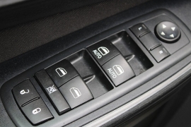 Used 2017  Jeep Cherokee 4d SUV 4WD Latitude V6 at Warner Motors near East Orange&comma; NJ
