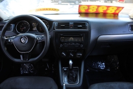 Used 2015  Volkswagen Jetta 4d Sedan SE Auto at Warner Motors near East Orange&comma; NJ