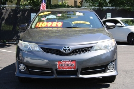 Used 2013  Toyota Camry 4d Sedan SE at Warner Motors near East Orange&comma; NJ