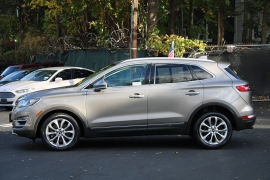 Used 2016  Lincoln MKC 4d SUV AWD Select at Warner Motors near East Orange, NJ