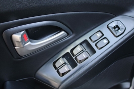 Used 2012  Hyundai Tucson 4d SUV AWD GLS at Warner Motors near East Orange&comma; NJ