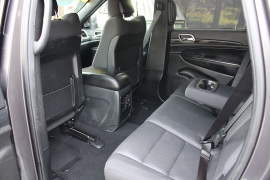 Used 2019  Jeep Grand Cherokee 4d SUV 4WD Laredo E at Warner Motors near East Orange&comma; NJ