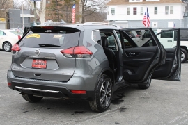 Used 2017  Nissan Rogue 4d SUV AWD SL &lpar;2017&period;5&rpar; at Warner Motors near East Orange&comma; NJ