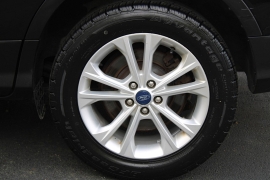 Used 2018  Ford Escape 4d SUV 4WD SE w&sol;SYNC3 at Warner Motors near East Orange&comma; NJ