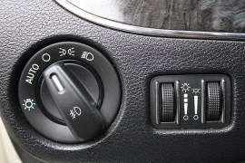 Used 2011  Chrysler Town & Country 4d Wagon Touring L at Warner Motors near East Orange&comma; NJ