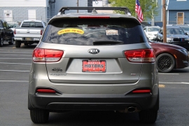 Used 2017  Kia Sorento 4d SUV FWD LX at Warner Motors near East Orange&comma; NJ