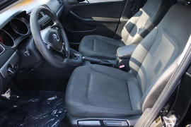 Used 2015  Volkswagen Jetta 4d Sedan SE Auto at Warner Motors near East Orange&comma; NJ