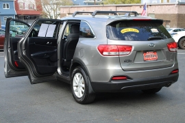 Used 2017  Kia Sorento 4d SUV FWD LX at Warner Motors near East Orange&comma; NJ