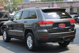 Used 2019  Jeep Grand Cherokee 4d SUV 4WD Laredo E at Warner Motors near East Orange&comma; NJ