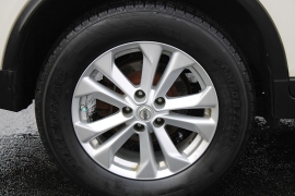 Used 2015  Nissan Rogue 4d SUV AWD SV at Warner Motors near East Orange&comma; NJ