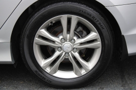 Used 2019  Hyundai Sonata 4d Sedan Limited 2&period;4L at Warner Motors near East Orange&comma; NJ
