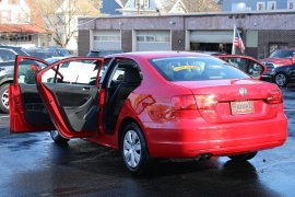 Used 2012  Volkswagen Jetta 4d Sedan SE Auto&sol;PZEV at Warner Motors near East Orange&comma; NJ