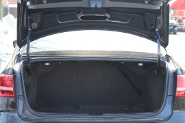 Used 2015  Volkswagen Jetta 4d Sedan SE Auto at Warner Motors near East Orange&comma; NJ