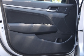Used 2020  Hyundai Elantra 4d Sedan SEL at Warner Motors near East Orange&comma; NJ