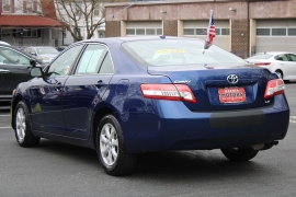Used 2010  Toyota Camry 4d Sedan Auto at Warner Motors near East Orange&comma; NJ