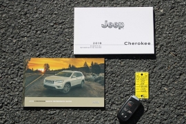 Used 2019  Jeep Cherokee 4d SUV 4WD Limited 3&period;2L at Warner Motors near East Orange&comma; NJ