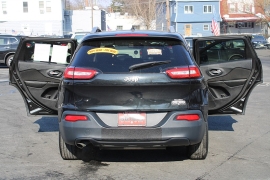 Used 2014  Jeep Cherokee 4d SUV FWD Latitude at Warner Motors near East Orange&comma; NJ