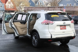 Used 2016  Nissan Rogue 4d SUV AWD SL at Warner Motors near East Orange&comma; NJ