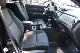 Used 2018  Nissan Rogue 4d SUV AWD SV at Warner Motors near East Orange&comma; NJ