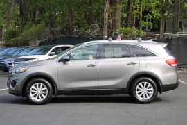 Used 2017  Kia Sorento 4d SUV FWD LX at Warner Motors near East Orange&comma; NJ