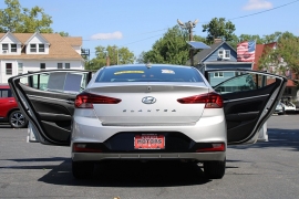 Used 2020  Hyundai Elantra 4d Sedan SEL at Warner Motors near East Orange&comma; NJ