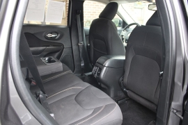 Used 2017  Jeep Cherokee 4d SUV 4WD Latitude V6 at Warner Motors near East Orange&comma; NJ