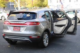 Used 2016  Lincoln MKC 4d SUV AWD Select at Warner Motors near East Orange, NJ