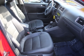 Used 2012  Volkswagen Jetta 4d Sedan SE Auto&sol;PZEV at Warner Motors near East Orange&comma; NJ